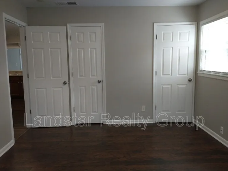 9403 Burgoo King Rd — Photo 10
