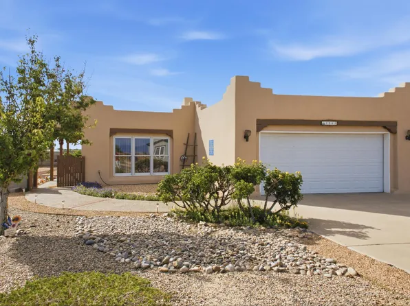 1061 Crestview Dr SW, Los Lunas, NM 87031