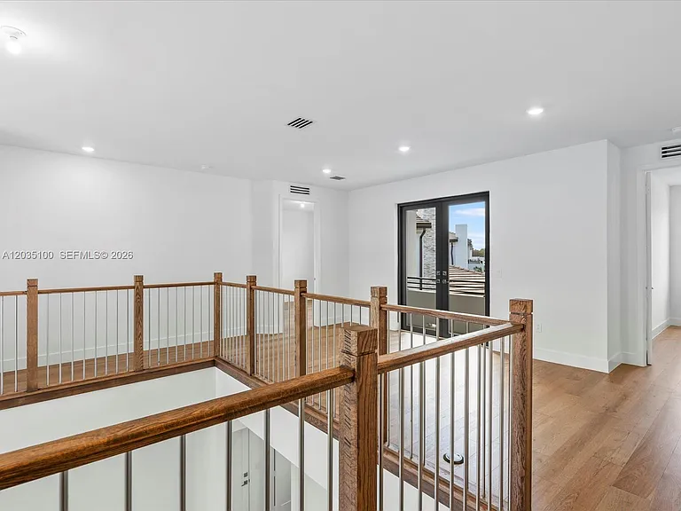 19701 NE 16th Pl — Photo 63