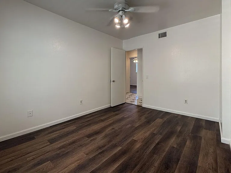 539 Hidalgo Ave — Photo 12