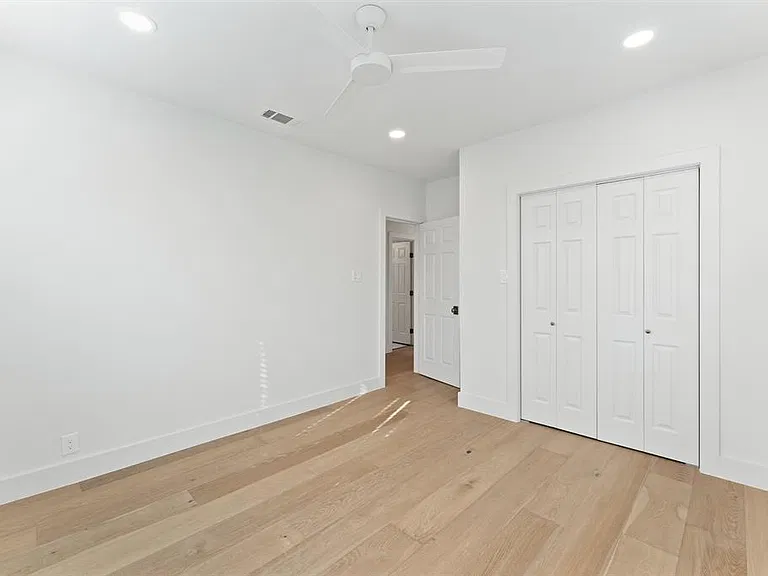 3301 Duval St — Photo 17