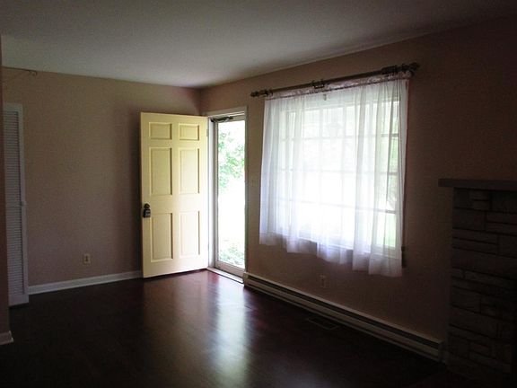 2nd image of 1135 E Lakeshore Dr