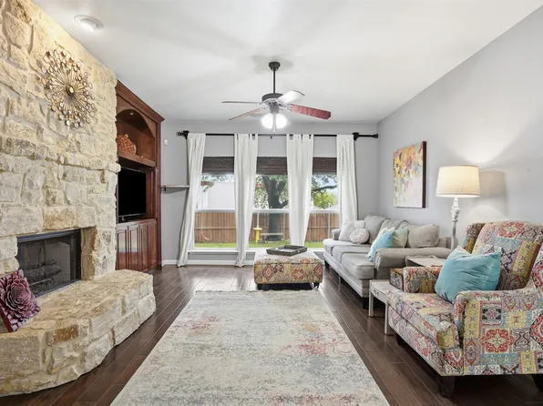 2917 Spotted Owl Dr, Fort Worth, TX 76244