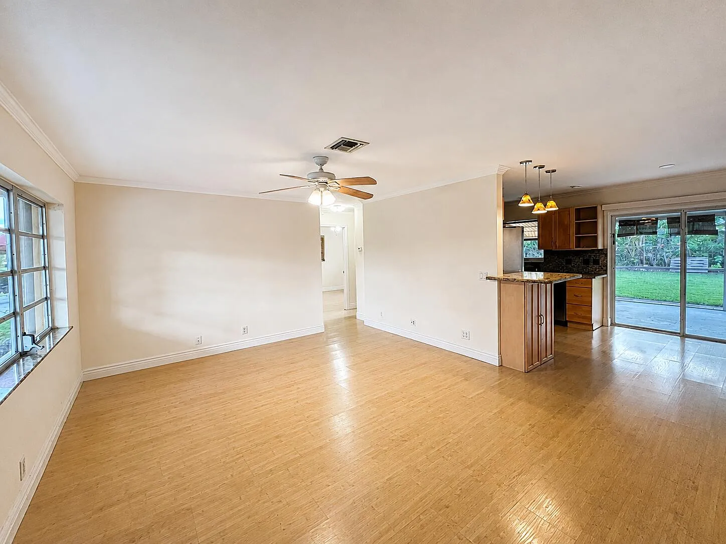2 bed, 2.0 bath, 1160 sqft, $2,600 — Photo 3