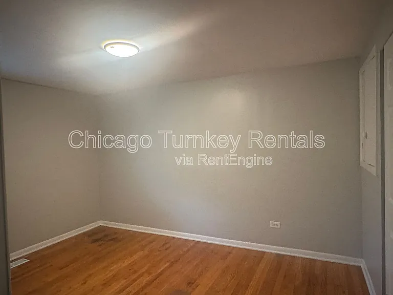 17729 Community St — Photo 10