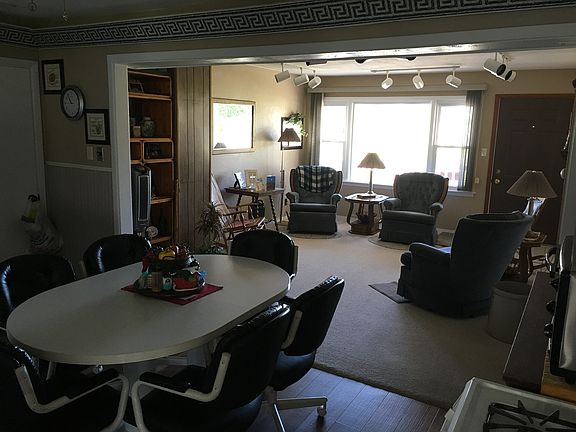 Kitchen & adjoining LR