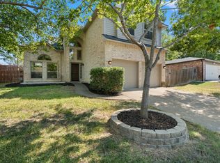 1218 S Country Club Rd E, Garland, TX 75040