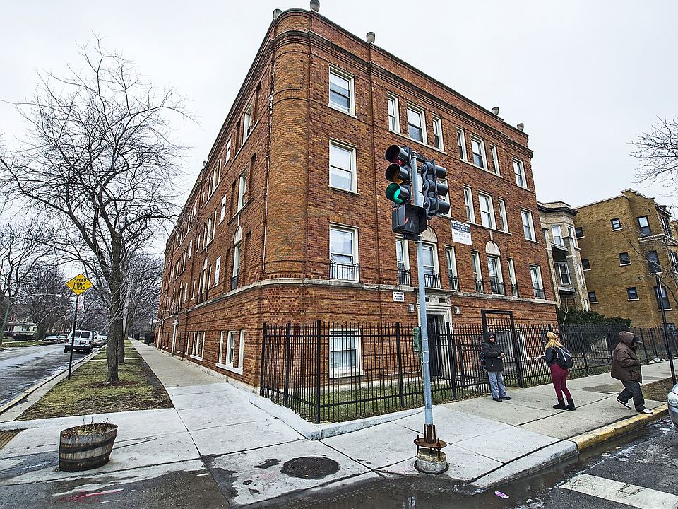 5732 W Washington Blvd Apartments Chicago Exterior_03