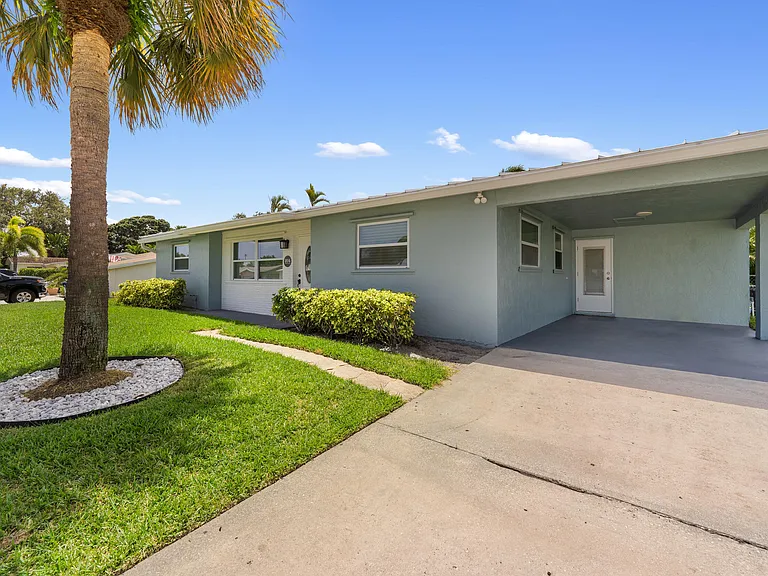 204 Circle E — Photo 10