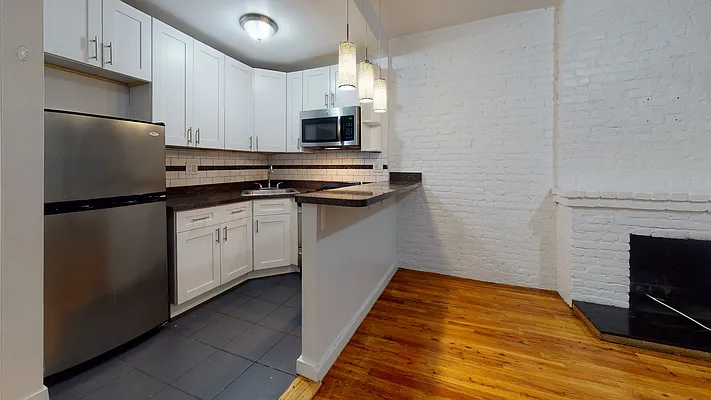 Rented by Bond New York | media 24