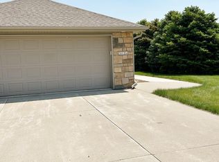 3826 G St, South Sioux City, NE 68776