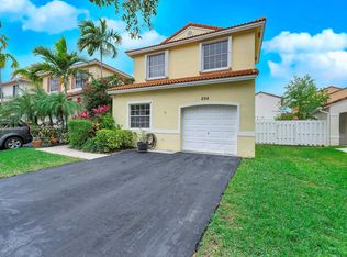 894 SW 179th Ave, Pembroke Pines, FL 33029