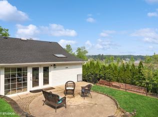 23365 N Hillside Rd, Barrington, IL 60010