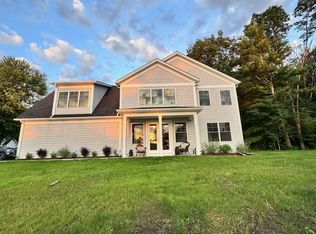 61 Entrance Rd, Colchester, VT 05446