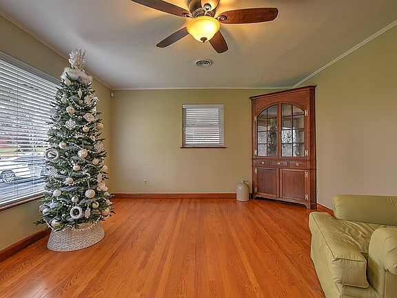 4th image of 203 Mikes Ave