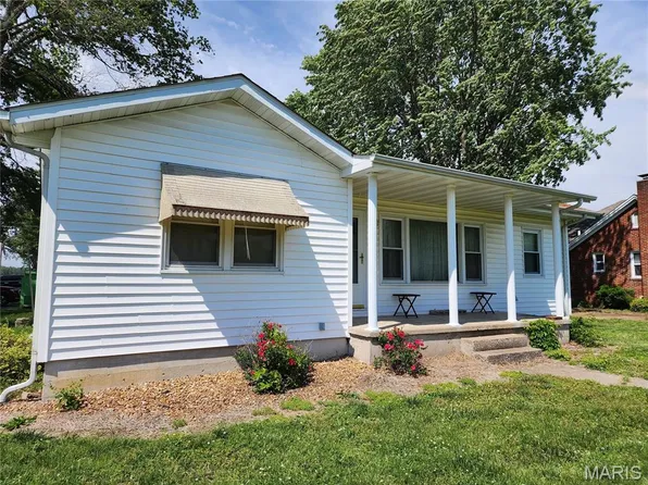327 W Wall St, Worden, IL 62097