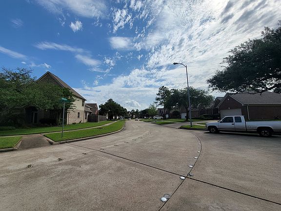 5th image of 10103 Willow Crossing Dr