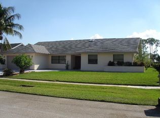 834 Caraway Ct, Wellington, FL 33414
