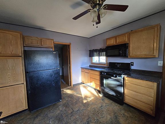 2nd image of 402 W Perry St