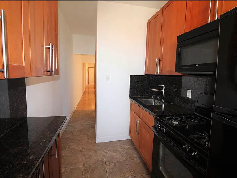 441 16th St #4L — Photo 11
