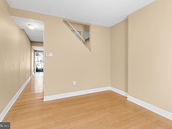 2nd image of 2041 E Arizona St