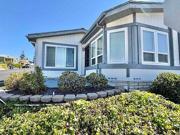 3rd image of 2299 Lindsay Dr