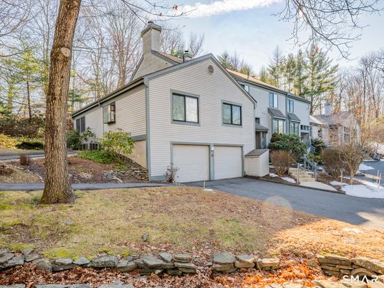 4 Strathmore Lane #4, Avon, CT 06001