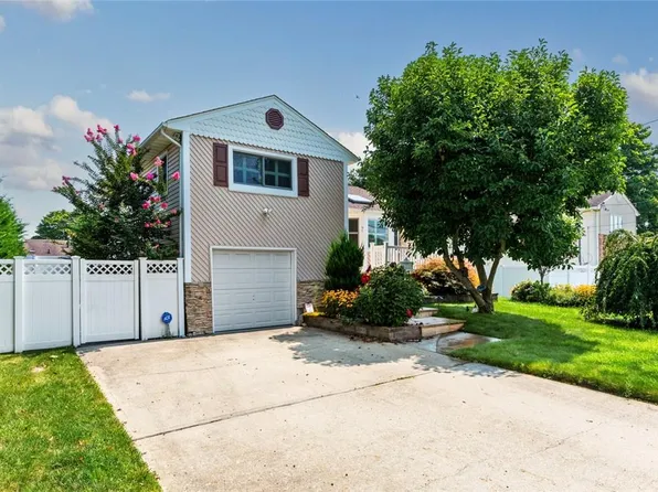 91 W 16th Street, Deer Park, NY 11729