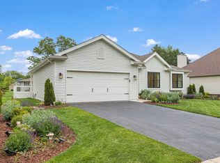 1004 Golden Ave, Woodstock, IL 60098