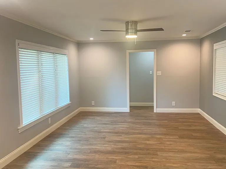 104 Varsity Cir — Photo 3