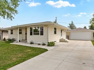 3025 2nd Ave, Marion, IA 52302