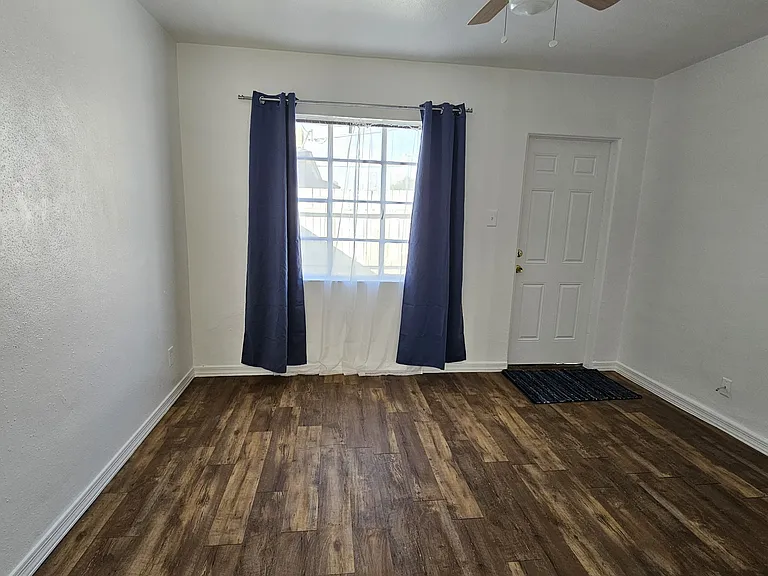 1934 E Adams St #5 — Photo 10