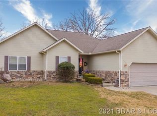 135 Ravenwood Dr, Camdenton, MO 65020