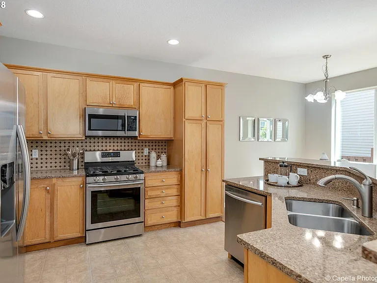 10354 NE Okanogan St — Photo 4