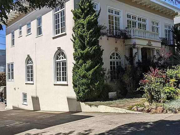 2nd image of 1550 Portola Dr