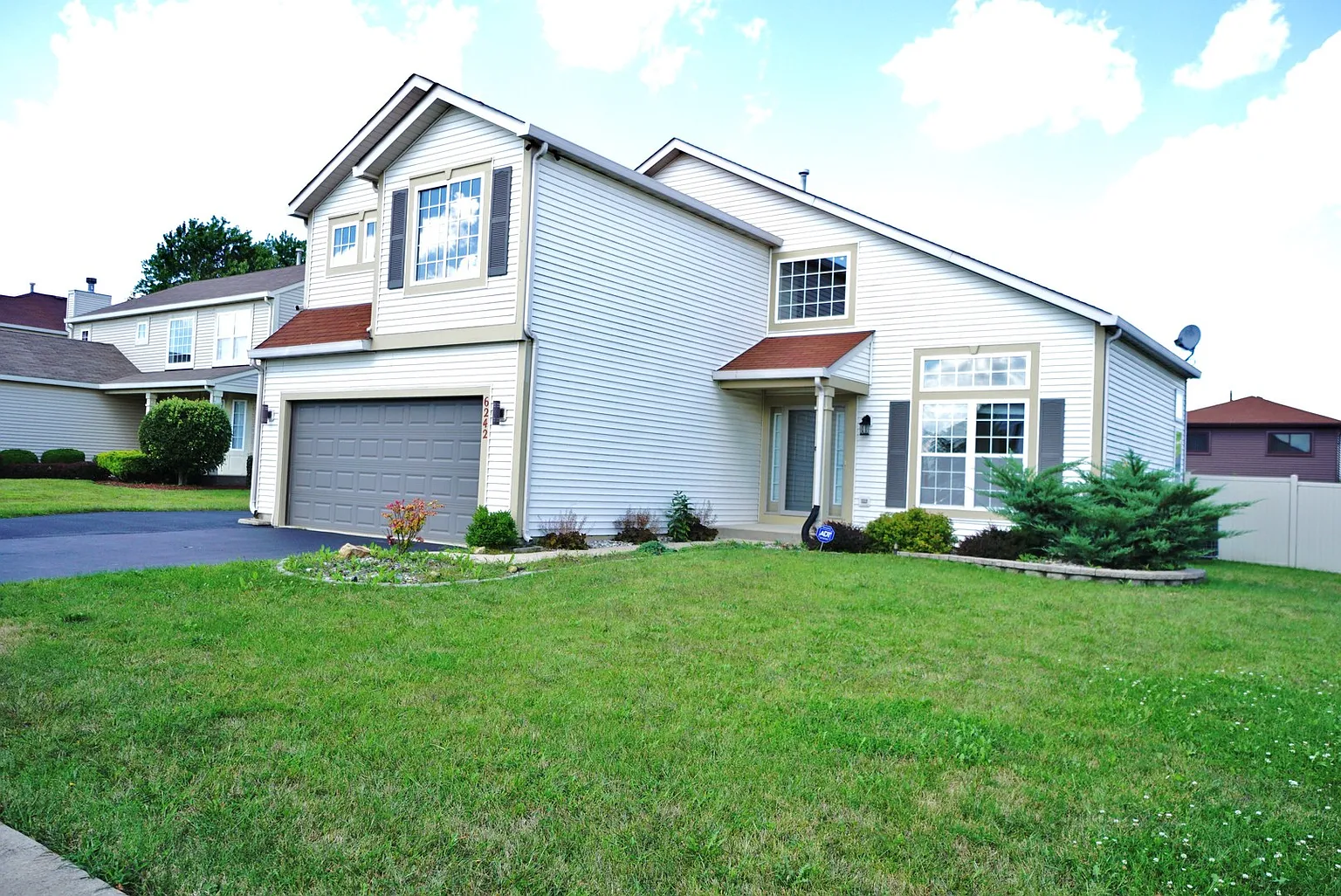 6242 Garden View Ln photo 1