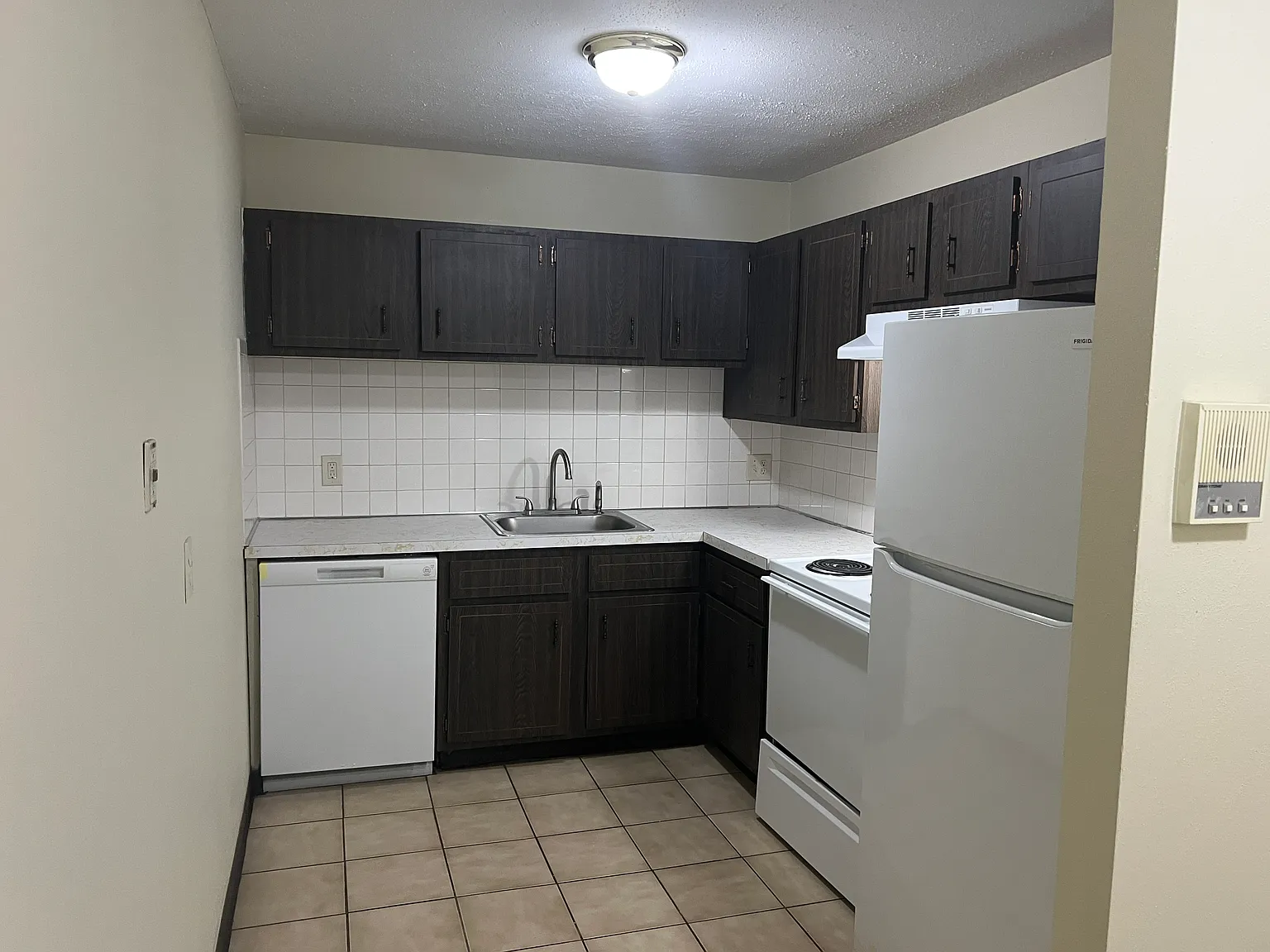 66 Mayflower Ave Apartments — Photo 3