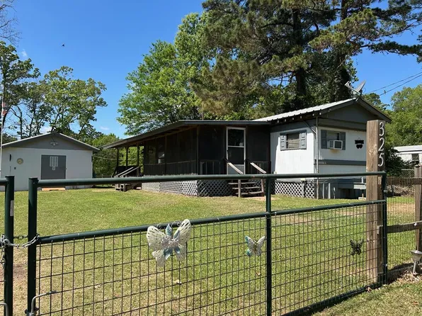 325 Balley Castle Dr, Milam, TX 75959