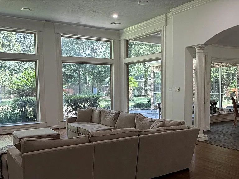 8615 Haven Woods Way — Photo 2