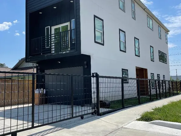 201 E 37th St, Houston, TX 77018