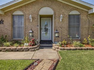 2710 6th Ave N, Texas City, TX 77590