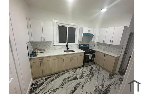 76 Wolf Pl Photo 1
