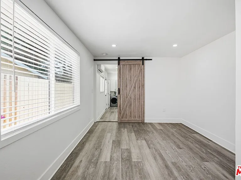 10530 Zelzah Ave — Photo 11