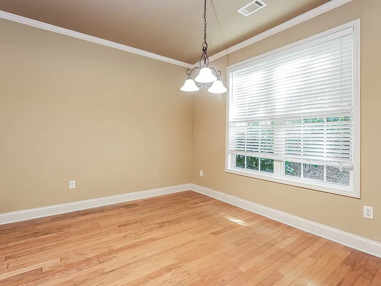 4431 Dallis Ct — Photo 8