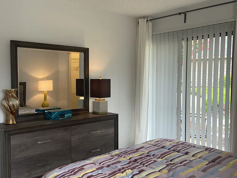 Haywood Pointe Apartments — Photo 12