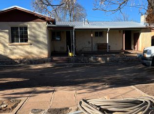 40 Camino Capilla Vieja, Santa Fe, NM 87507