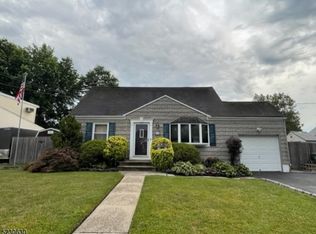 1415 Thelma Ter, Linden, NJ 07036