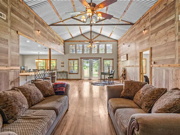 455 Farrar Rd, Waxahachie, TX 75165