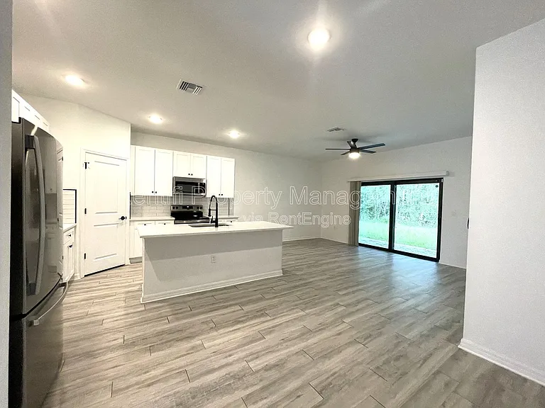 558 Nimitz Blvd — Photo 5