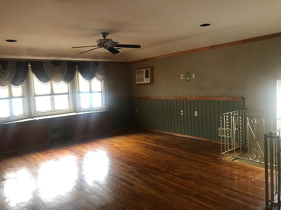 3rd image of 85 Fraser St #1